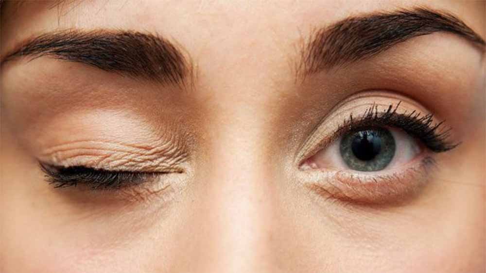 शुभ-अशुभ का इशारा? जानिए आंखों के फड़कने का मतलब