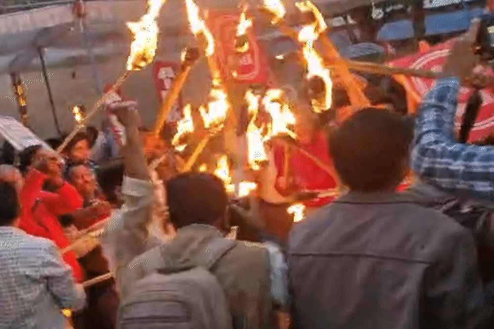 लेबर कानून विरोध प्रदर्शन: जबलपुर-इटारसी में मिली-जुली प्रतिक्रिया, सरकारी ऑफिस में हल्की हड़ताल