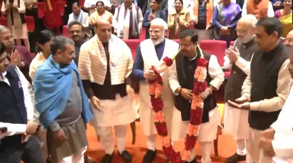 असली दोस्ती का सबूत? भारत को टैरिफ राहत, संसद में PM मोदी का भव्य अभिनंदन