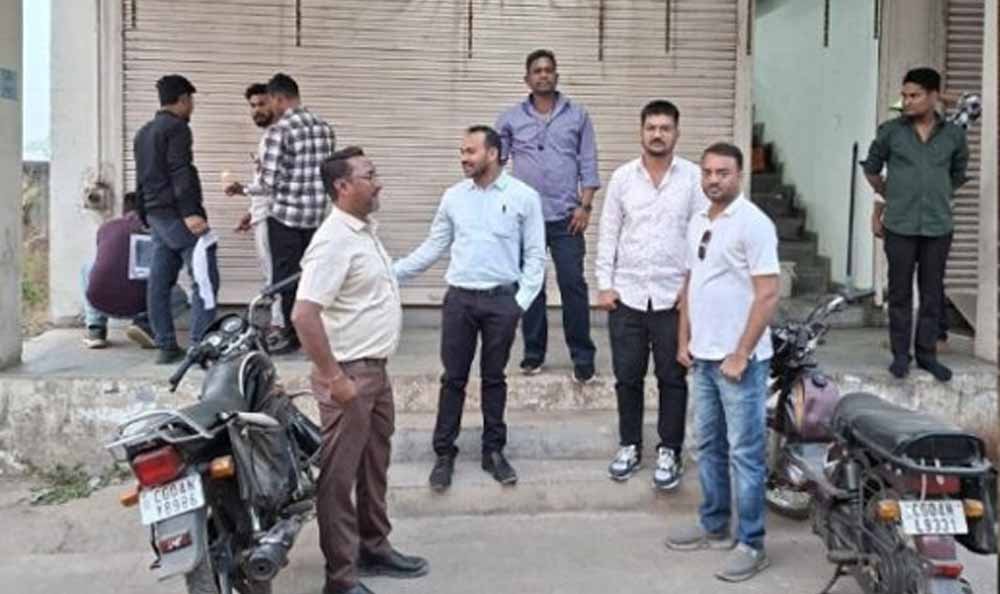 चार व्यावसायिक परिसर सील, संपत्ति कर नहीं भरने पर निगम का बड़ा एक्शन