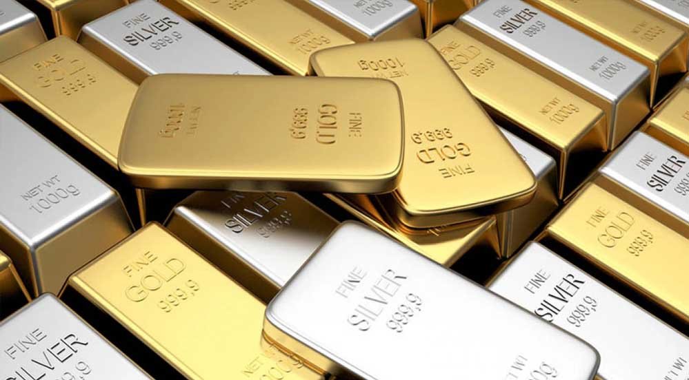 Gold-Silver Price Crash: चांदी ₹24000 सस्ती, सोने की कीमत ₹4500 गिरी, नए रेट जानें