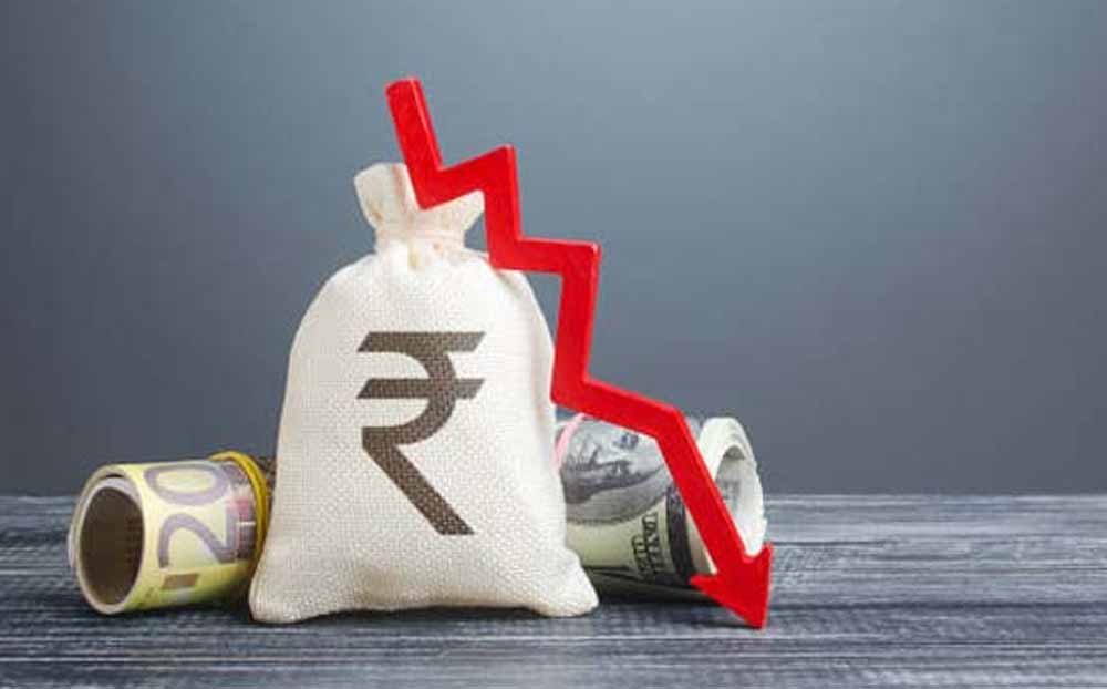 वैश्विक तनाव से भारतीय मुद्रा पर दबाव, डॉलर के सामने रुपया 92.5 तक लुढ़का