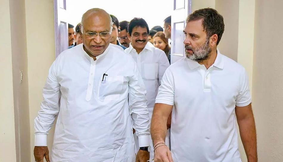 कांग्रेस के LoP पद पर संकट, ठाकरे से 1 सीट को लेकर रार, पीछे हटने की अपील
