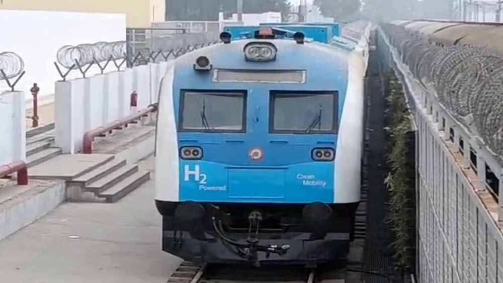ग्रीन रेल प्रोजेक्ट में प्रगति: एयर ब्रेक टेस्ट के बाद दिल्ली से जींद लौटी हाइड्रोजन ट्रेन