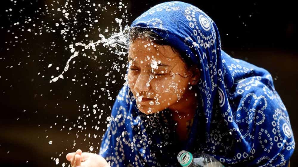 पंजाब में बढ़ी गर्मी की रफ्तार: तेज धूप और 30°C पार पारा, लोगों के छूटे पसीने