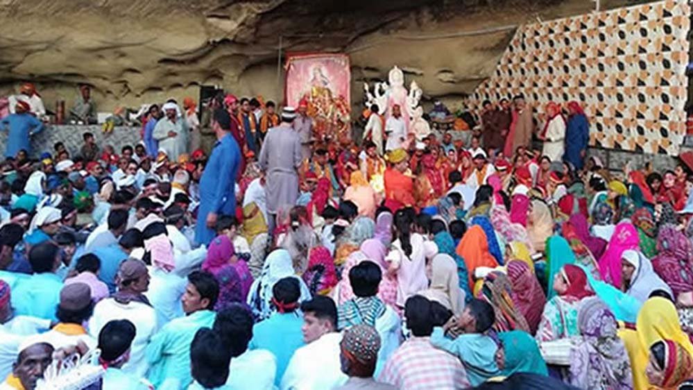 पाकिस्तान के हिंगलाज मंदिर में उत्सव, 3 लाख हिंदू शामिल; जानिए शक्तिपीठ का इतिहास
