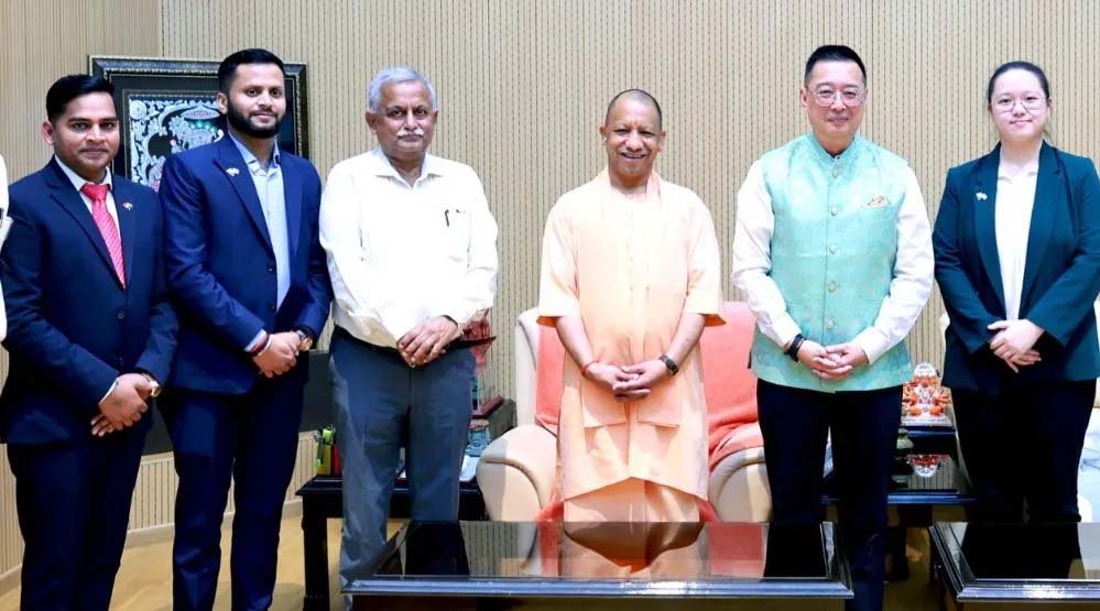 मुख्यमंत्री योगी आदित्यनाथ से मिले सिंगापुर के उच्चायुक्त साइमन वोंग, हुई शिष्टाचार भेंट