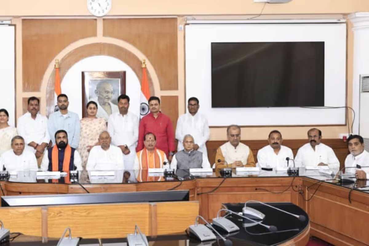 20 साल के कार्यकाल पर विराम? नीतीश कुमार के फैसले पर सबकी नजर