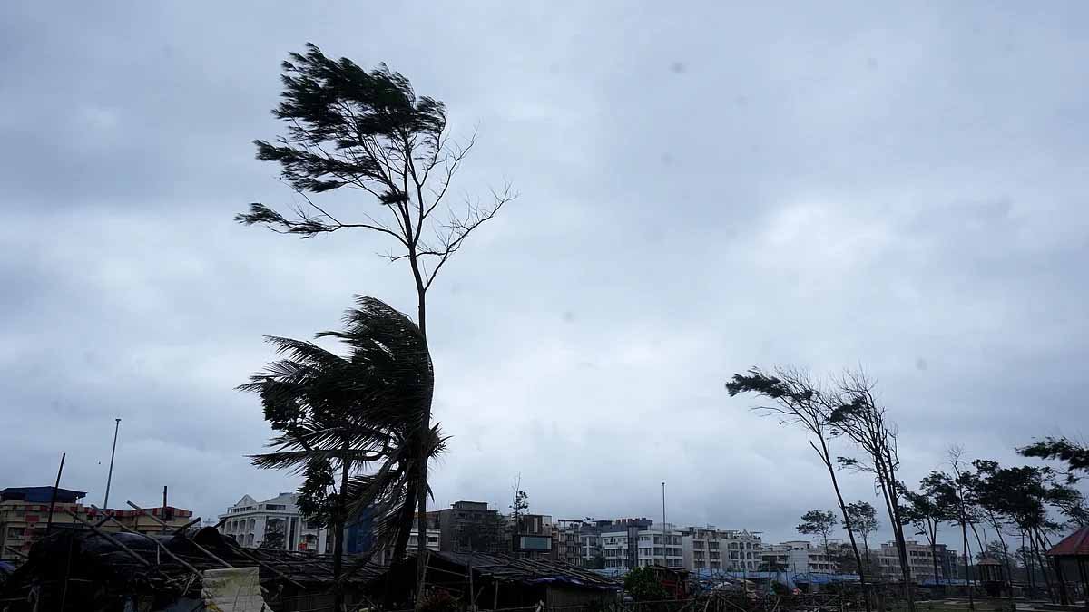 Weather Alert: प्रशासन हाई अलर्ट पर, लोगों से घर में रहने की अपील