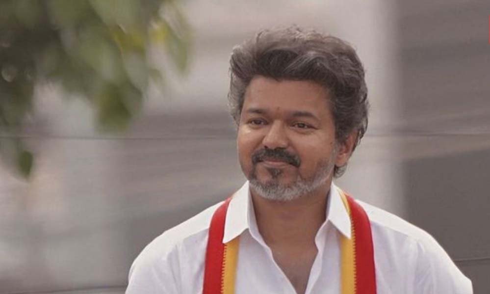 फ्लोर टेस्ट से पहले सत्ता समीकरण बदले: AIADMK के 30 बागी विधायक विजय सरकार के पक्ष में, AMMK ने भी बढ़ाया समर्थन