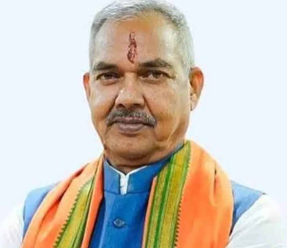 रूपनारायण के निधन पर श्रद्धांजलि देने पहुंचे CM साय, उपमुख्यमंत्री समेत नेताओं की मौजूदगी