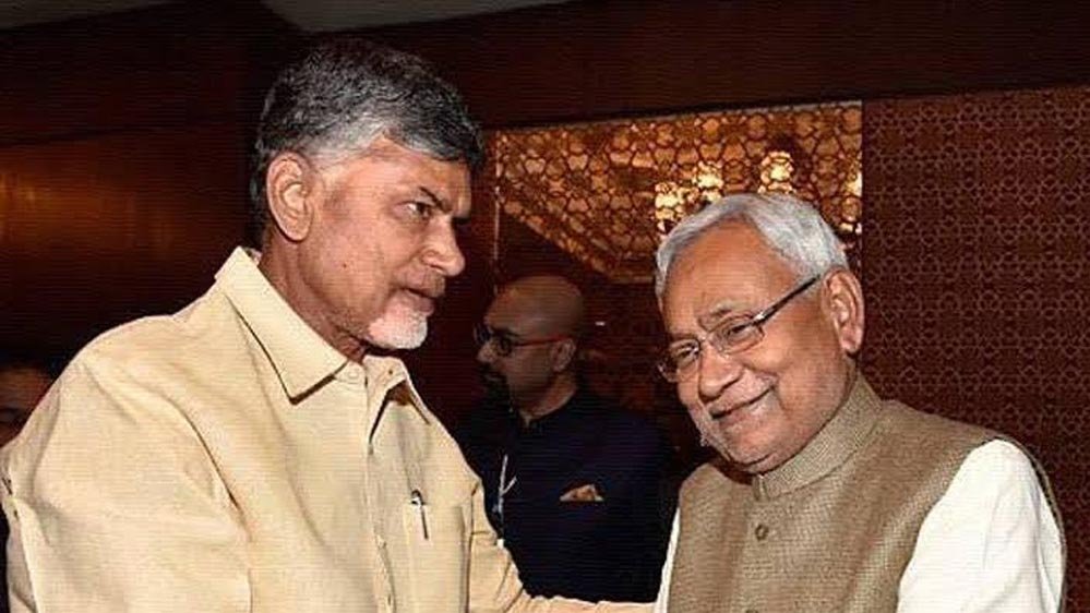 ममता बनर्जी के लिए बड़ा झटका, बागी सांसदों की रणनीति ने राष्ट्रीय राजनीति में मचा दी हलचल