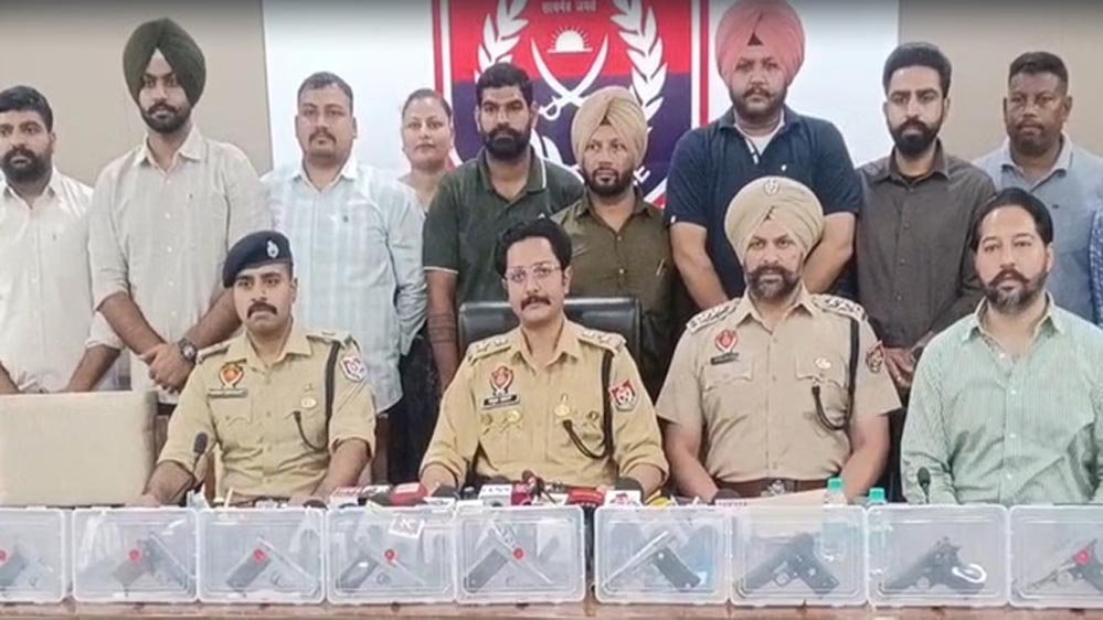 पटियाला में अपराधियों पर बड़ी कार्रवाई, गोल्डी ढिल्लों गैंग के 5 गुर्गों समेत भारी मात्रा में हथियार जब्त
