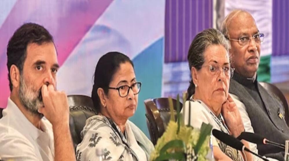 दिल्ली में गठबंधन, बंगाल में मुकाबला; कांग्रेस-टीएमसी की राजनीति पर विपक्ष में बहस तेज