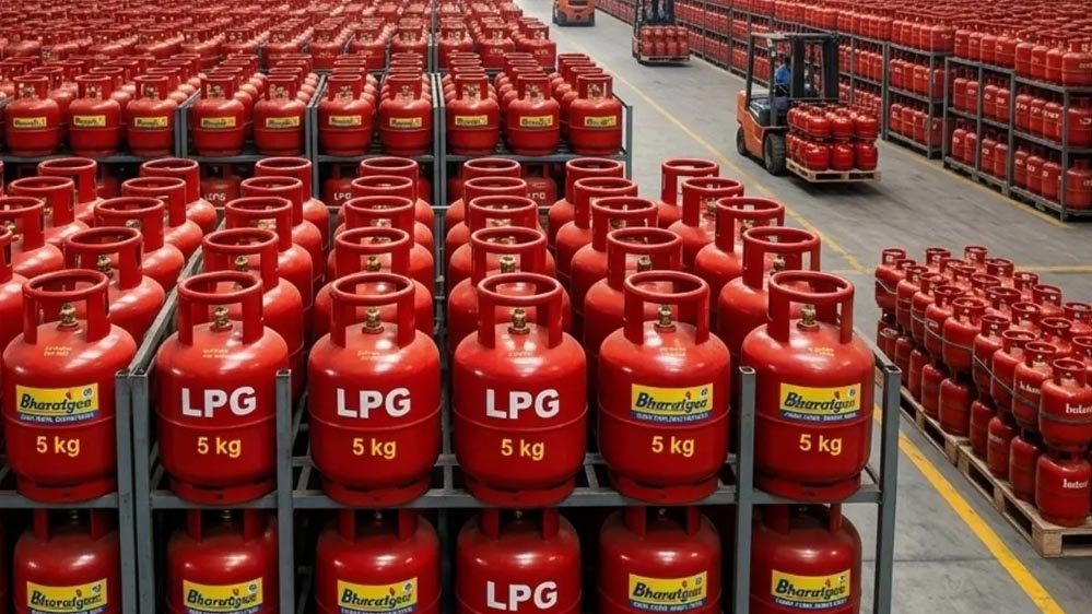 LPG पर बड़ा अपडेट: सरकार ने हटाईं अहम पाबंदियां, कच्चा तेल सस्ता होने के बाद लागू हुए नए नियम