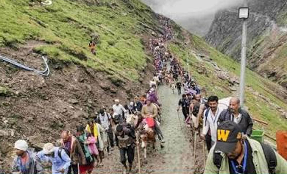 माता वैष्णो देवी यात्रा फिलहाल बंद, खराब मौसम के बीच प्रशासन का बड़ा फैसला, सुरक्षा को दी प्राथमिकता