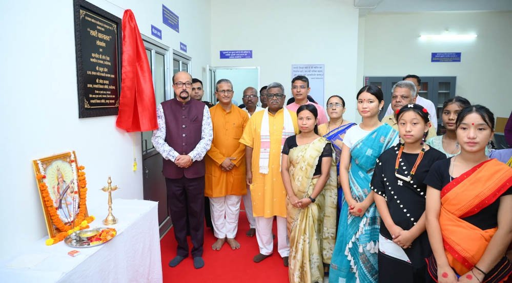 शबरी वाचनालय से जनजातीय बालिकाओं को मिलेगी नई उड़ान, सर्वांगीण विकास का सशक्त माध्यम बनेगा: डेका