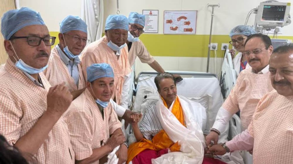 जेपी नड्डा और जितेंद्र सिंह की मौजूदगी में सोनम वांगचुक ने खत्म किया 26 दिन का अनशन