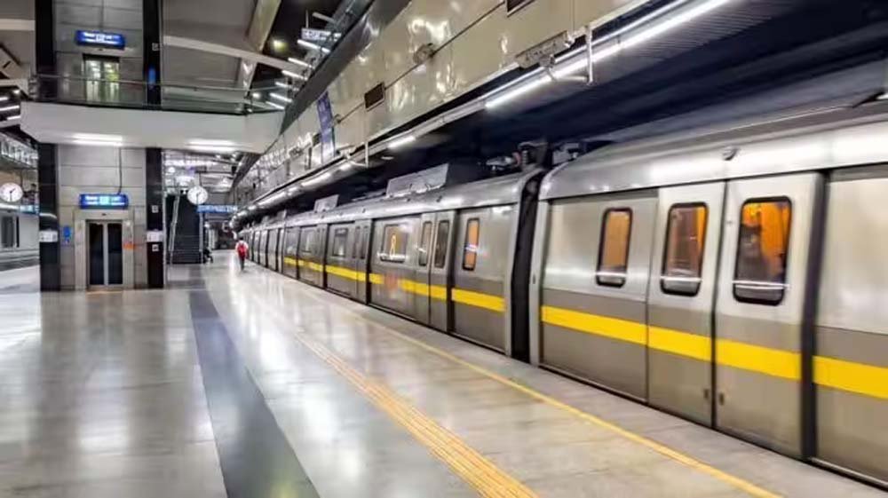 DMRC ने बढ़ाई सुविधा, नए एस्केलेटर लगाने से प्रभावित हुई यात्रियों की आवाजाही