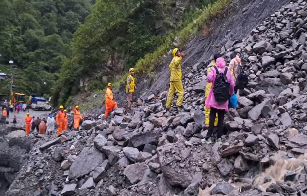 केदारनाथ यात्रा पर मौसम की मार! उत्तराखंड में फ्लैश फ्लड की चेतावनी, 850 श्रद्धालु रास्ते में फंसे