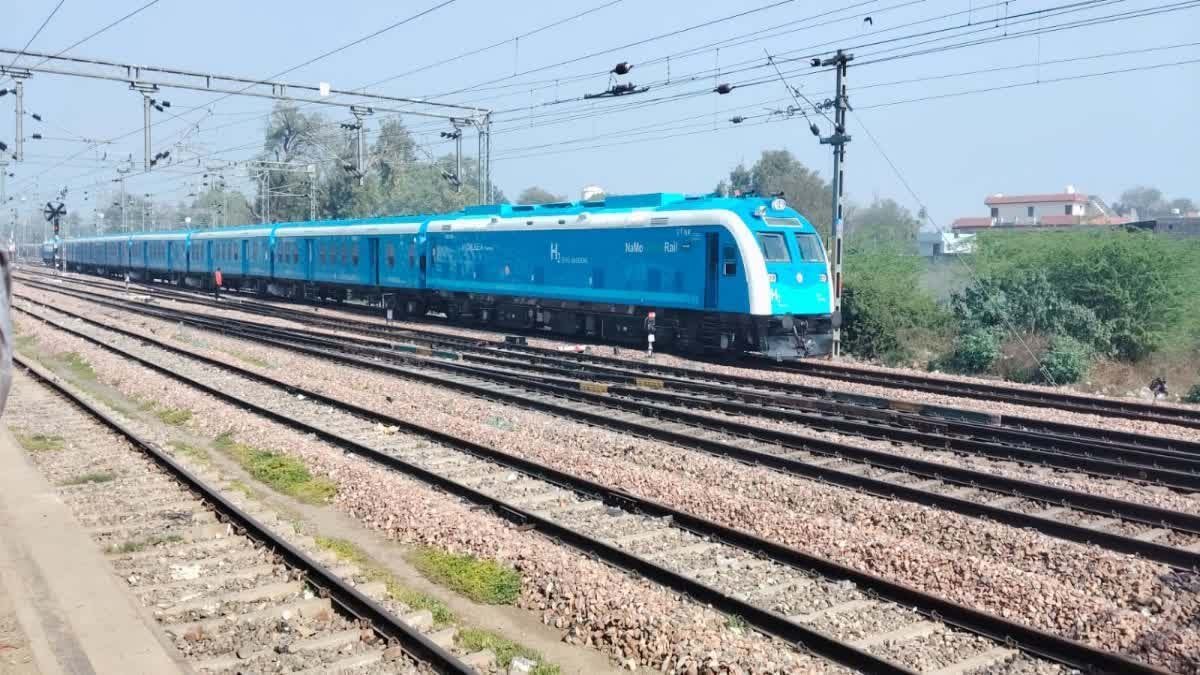 रेलवे रचेगा इतिहास, जींद में हाइड्रोजन ट्रेन की पहली यात्रा में बच्चे शामिल
