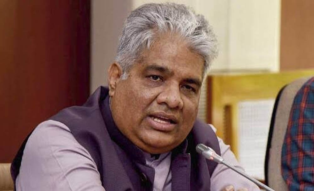 केंद्रीय पर्यावरण मंत्री के दफ्तर में बड़ा प्रशासनिक फेरबदल, निजी सचिव समेत 3 अधिकारी पद से हटाए गए