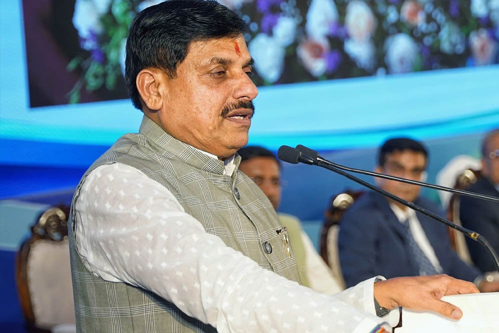 MP में निवेश की बंपर तैयारी! अहमदाबाद से आए ₹8,635 करोड़ के प्रस्ताव, हजारों नौकरियों के खुलेंगे रास्ते