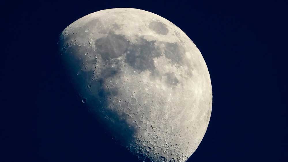 Moon पर माइक्रोब्स की सर्वाइवल क्षमता ने चौंकाया, NASA की स्टडी में सामने आया बड़ा खुलासा