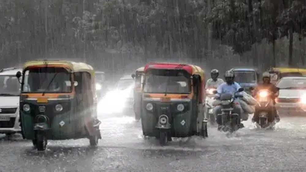 मध्य प्रदेश में मौसम का अलर्ट: टीकमगढ़ समेत 5 जिलों में अति भारी बारिश, 20 जिलों में बरसेंगे बादल