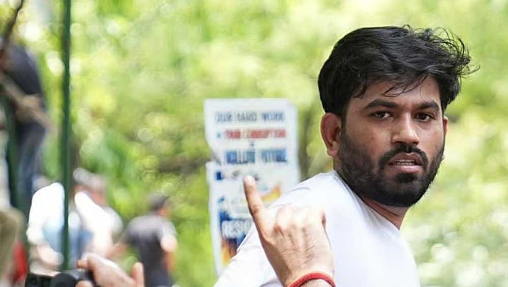 अभिजीत दीपके ने दिया चौंकाने वाला बयान, बोले- अब सौरव का नंबर आएगा