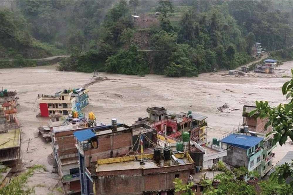 नेपाल में प्रलयकारी बाढ़ का तांडव! पल-पल टूटती रहीं सांसें, 165 की मौत; यूपी-बिहार भी अलर्ट