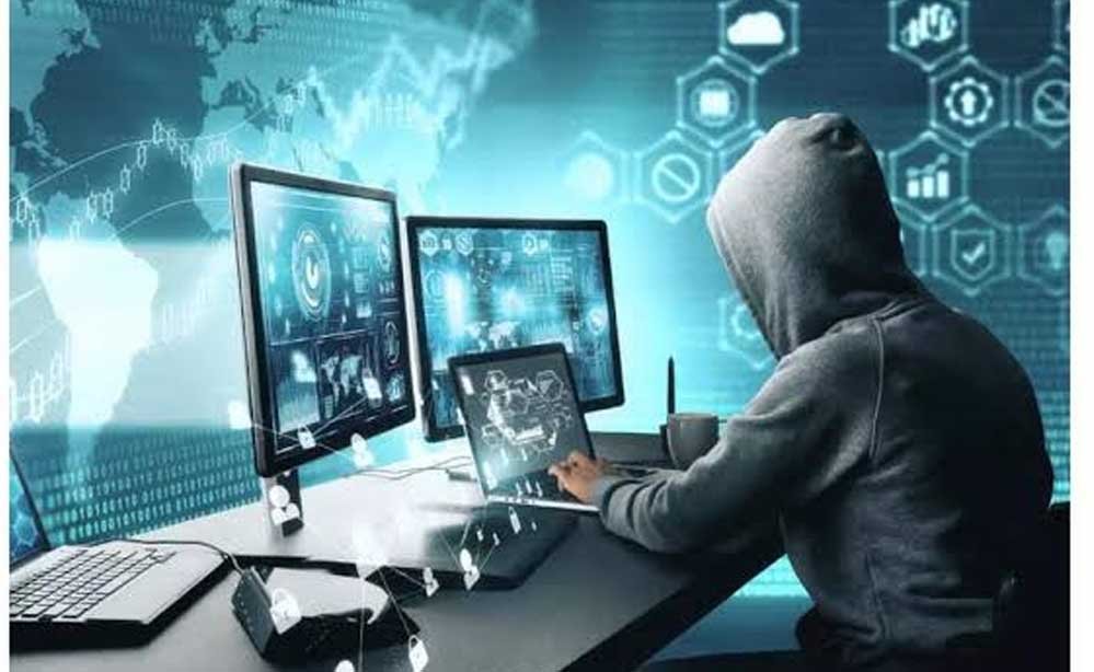 आतंकी हैंडलर्स की गुप्त चैटिंग का खुलासा, पहचान छिपाने को पोर्न वेबसाइट्स और एन्क्रिप्टेड प्लेटफॉर्म का सहारा