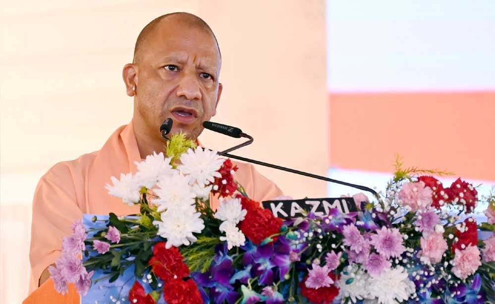 ‘आदर्श’ बनकर विकास व जन-सुविधाओं का महत्वपूर्ण केंद्र होगी लखनऊ की छावनी परिषदः सीएम योगी