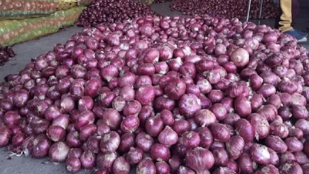 प्याज-लहसुन की तेजी से बढ़ी खाने की लागत, दुकानदारों की कमाई पर पड़ा असर