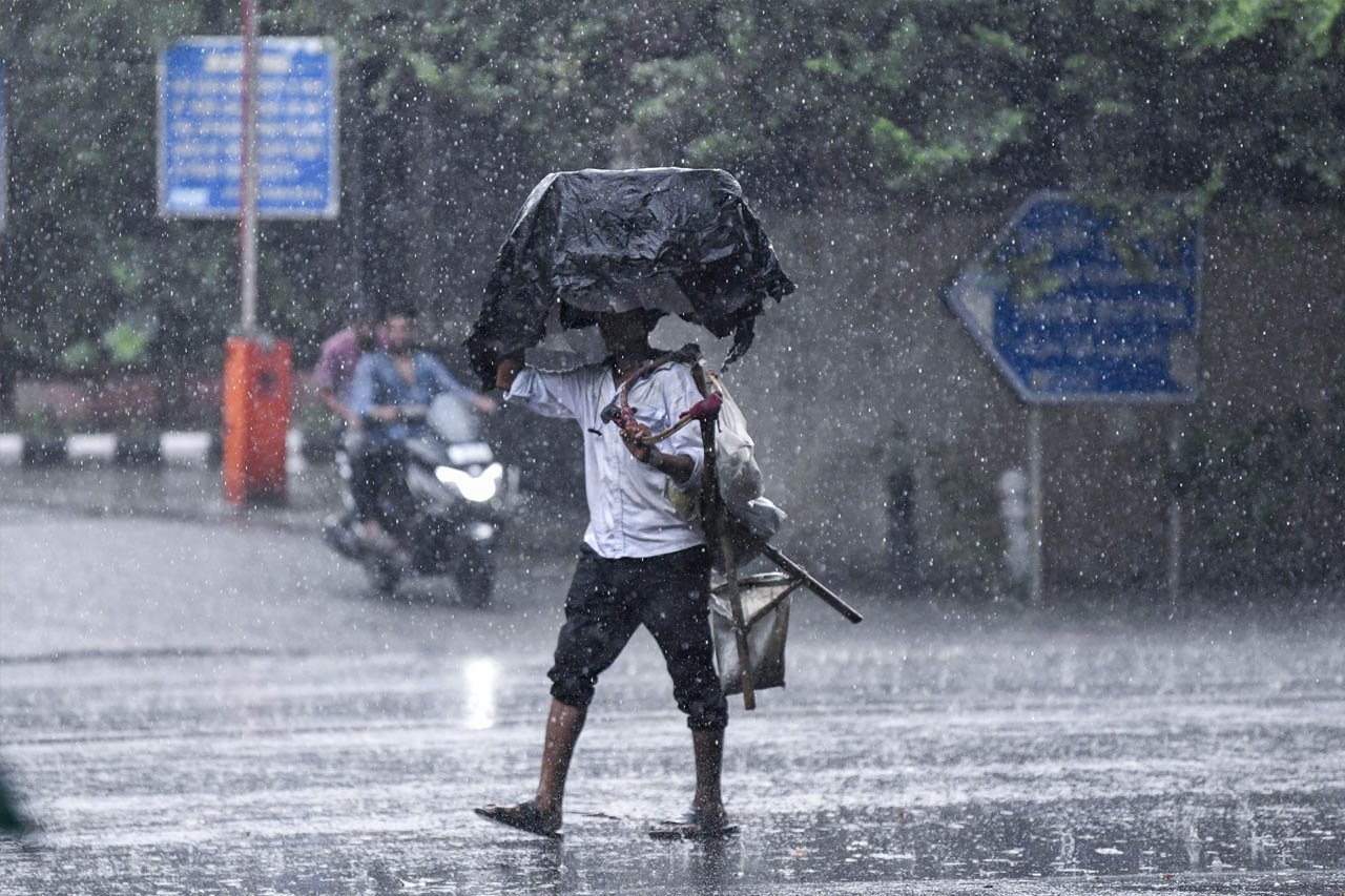MP Rain Alert: प्रदेश में बारिश का बड़ा घाटा, 42 जिलों में सामान्य से कम वर्षा; अगले 2 दिन हैवी रेन के आसार नहीं