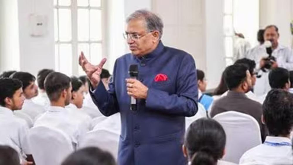 यूपी में 2027 चुनाव को लेकर CEC का बड़ा संदेश, बोले- युवा समझदार हैं, मतदान का रिकॉर्ड बनाएं