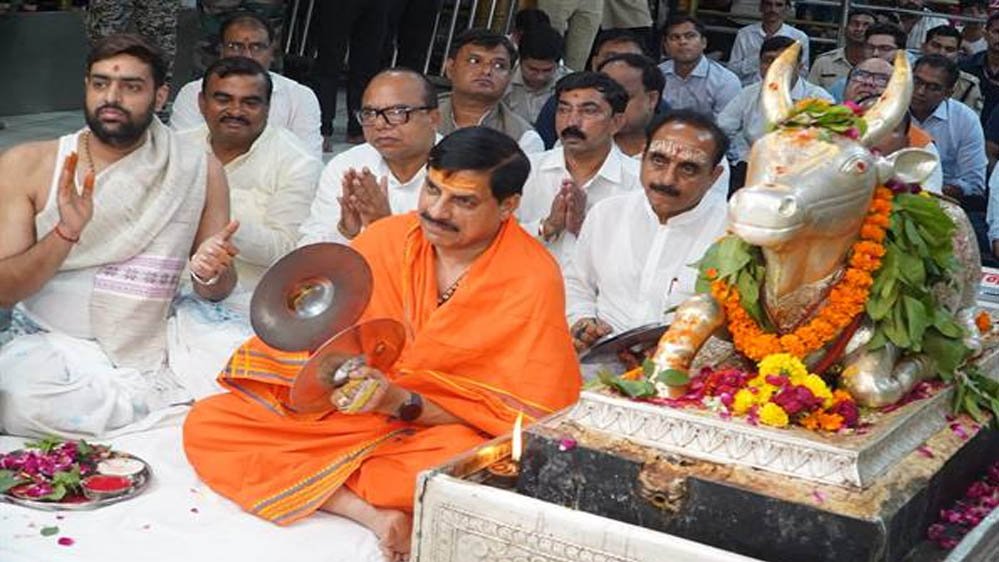 उज्जैन में CM डॉ. मोहन यादव ने की बाबा महाकाल की शयन आरती, लिया आशीर्वाद