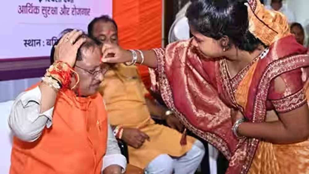 रक्षाबंधन पर भावुक पल! शहीद जवान की पत्नी ने CM साय को बांधी राखी, मुख्यमंत्री ने कही दिल छू लेने वाली बात