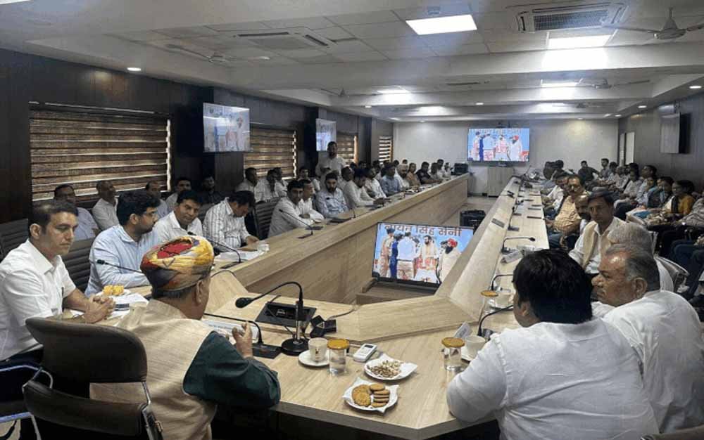 जमीन से जुड़े लंबित मामलों पर सरकार सख्त, म्यूटेशन-डिमार्केशन जल्द निपटाने के निर्देश