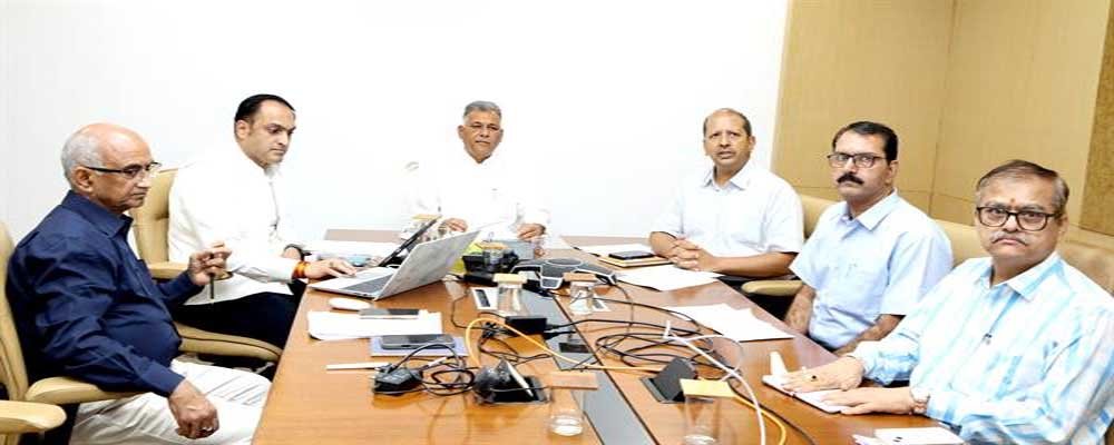 मंत्री परमार की अध्यक्षता में कर्मयोगी बनें’ के अंतर्गत क्षमता निर्माण योजना को लेकर हुआ व्यापक मंथन