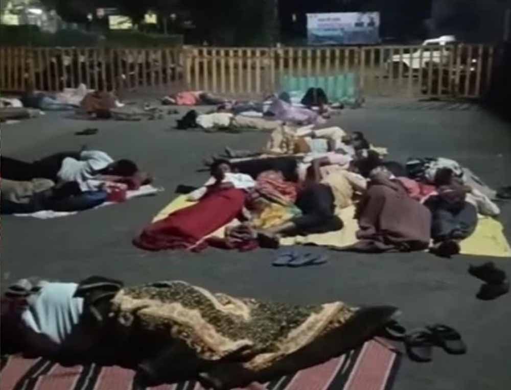 बदनावर-टिमरवानी फोरलेन विवाद: मुआवजे को लेकर अड़े किसान, रातभर खुले आसमान के नीचे डटे रहे