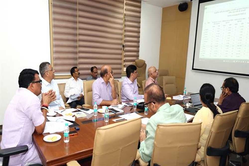 मंत्रालय में अनुसूचित जाति कल्याण विभाग के कार्यों और योजनाओं की समीक्षा बैठक में दिए निर्देश