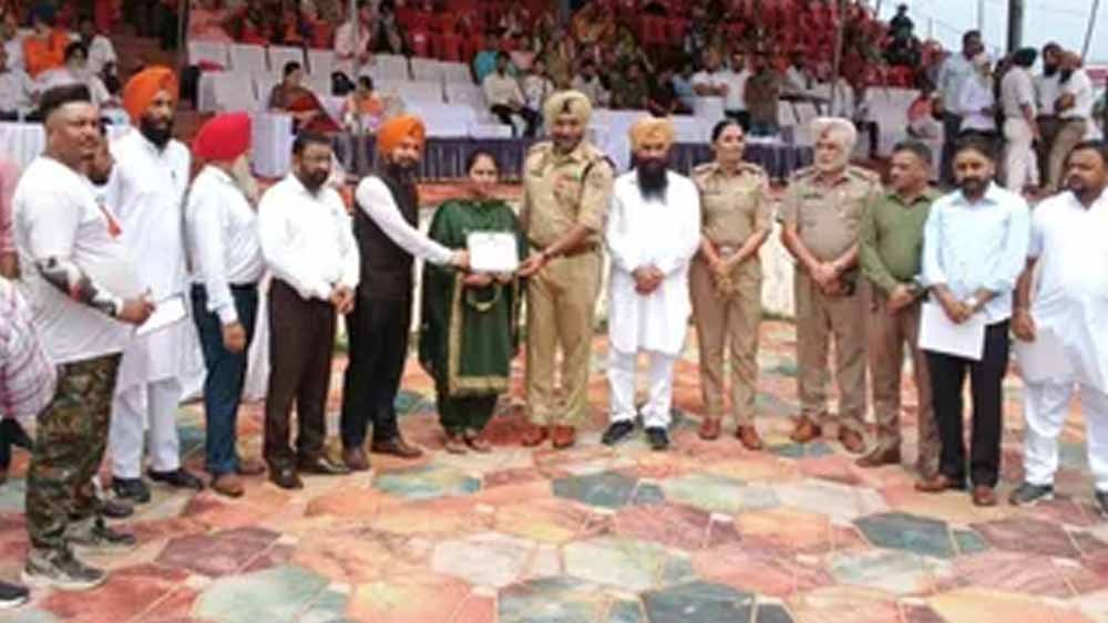 नशे के खिलाफ अनोखी मुहिम: मुफ्त में इलाज, पूरी तरह ठीक होने पर 1100 रुपए का इनाम