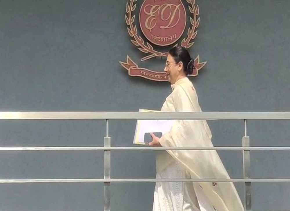 मोहाली आवासीय परियोजना मामला: ED दफ्तर पहुंचीं IAS अधिकारी कंवलप्रीत बराड़