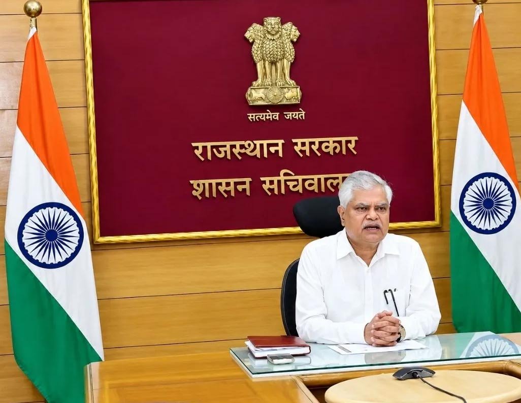 आयुक्त राजेश्वर सिंह ने फेसबुक प्रबंधन को पत्र लिखकर फेक आईडी को हटाने के दिए निर्देश