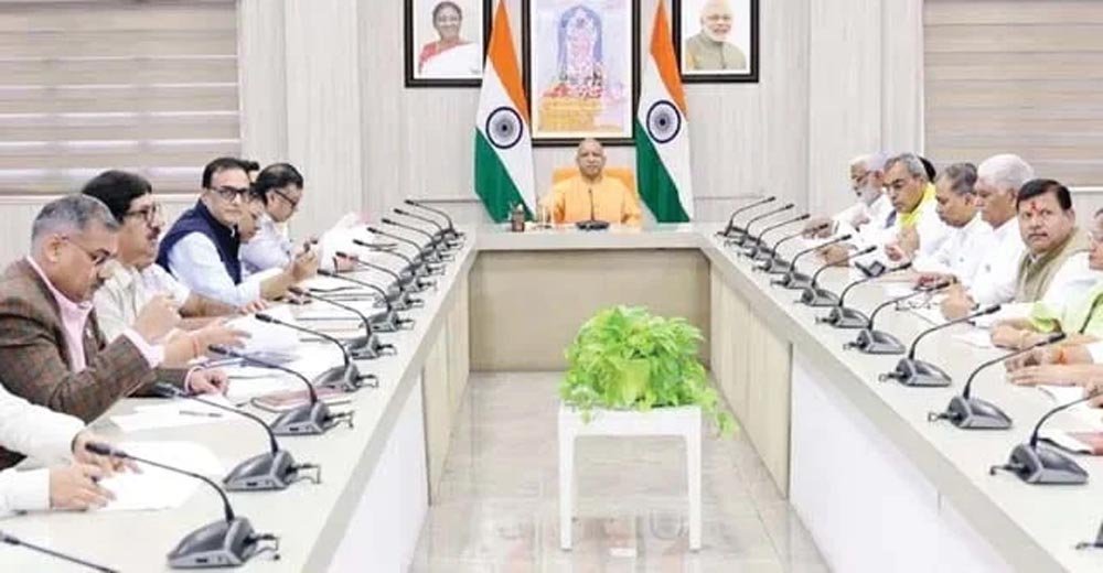 गड्ढों पर योगी सरकार का बड़ा एक्शन, 50 हजार किमी सड़कों को गड्ढामुक्त करने का लक्ष्य