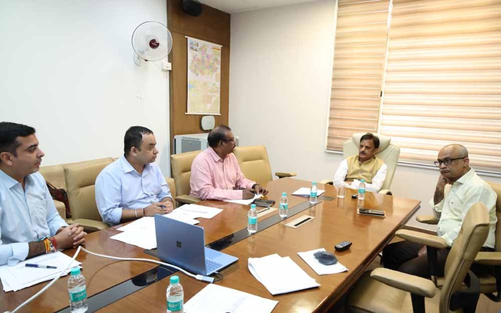 नर्सिंग स्टूडेंट्स के रिजल्ट को लेकर डिप्टी CM शुक्ल सख्त, हाईकोर्ट के आदेश का प्राथमिकता से पालन करने को कहा