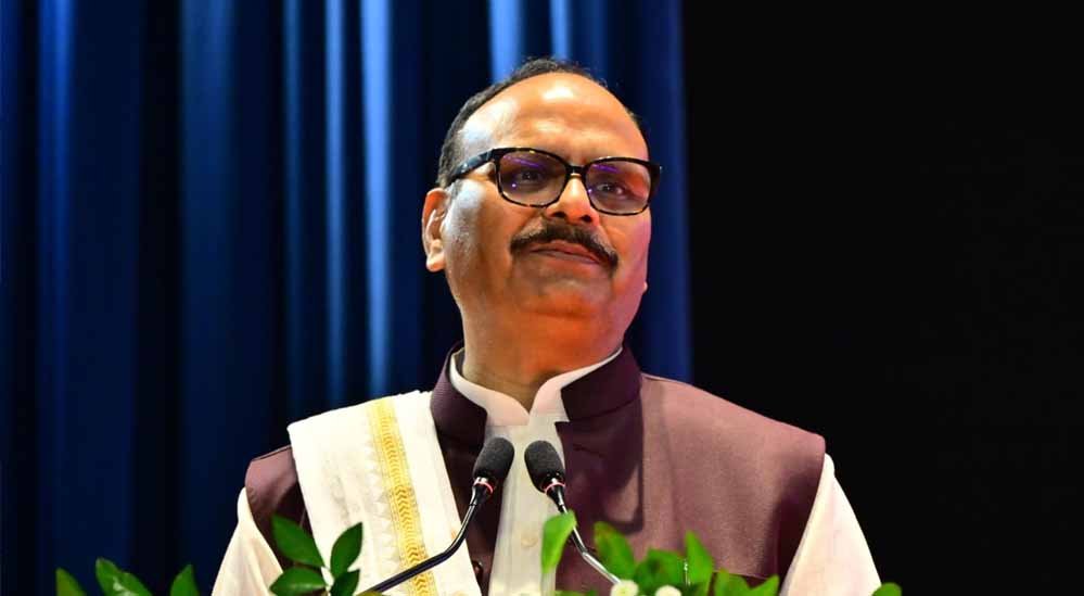 उत्तर प्रदेश के वस्त्र उद्योग को मिली नई रफ्तार, डिप्टी CM ब्रजेश पाठक बोले- बुनकरों और हस्तशिल्पियों को वैश्विक बाजार तक पहुंचाएंगे
