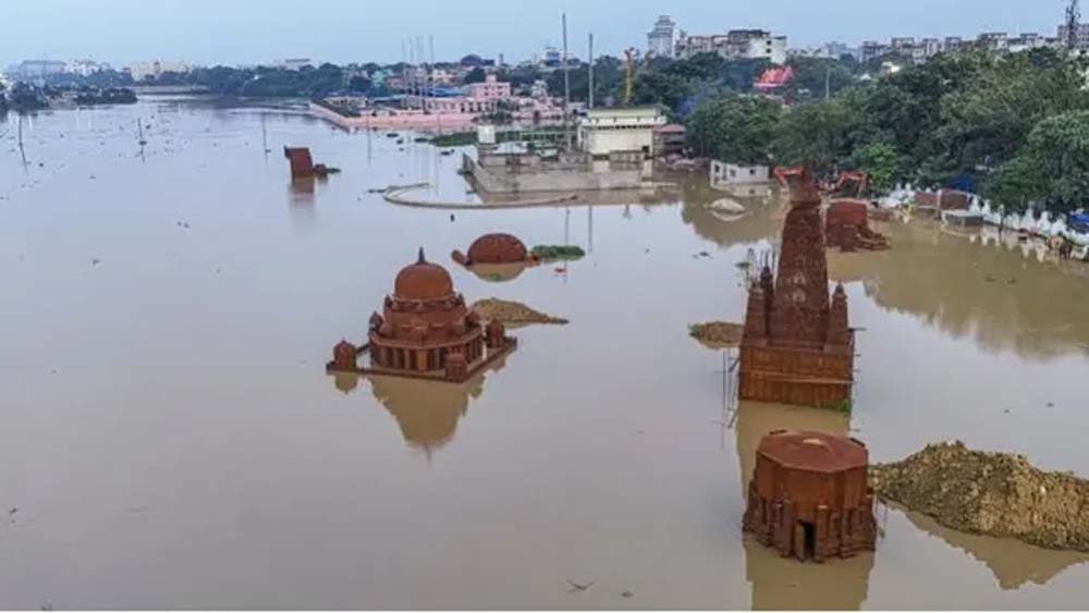 पानी उतरते ही सामने आई तबाही, बिहार में सड़क-पेयजल व्यवस्था को भारी नुकसान