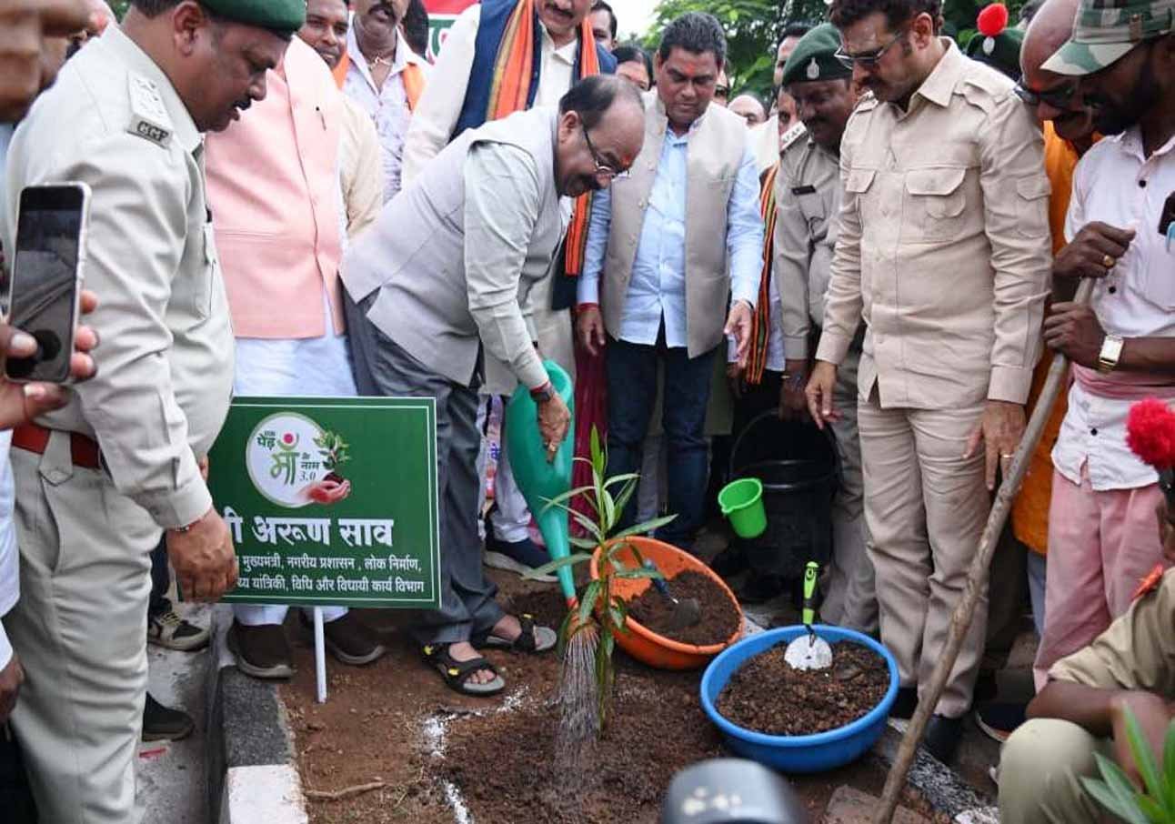 ‘मां के नाम एक पौधा’ से पर्यावरण संरक्षण का संदेश, अरुण साव ने बताया हर पौधे का महत्व